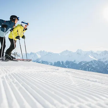 Hotel Bergblick 4*