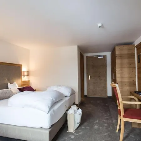 Bergblick 4 Sterne Superior Otel