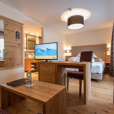 Bergblick 4 Sterne Superior Otel 4*