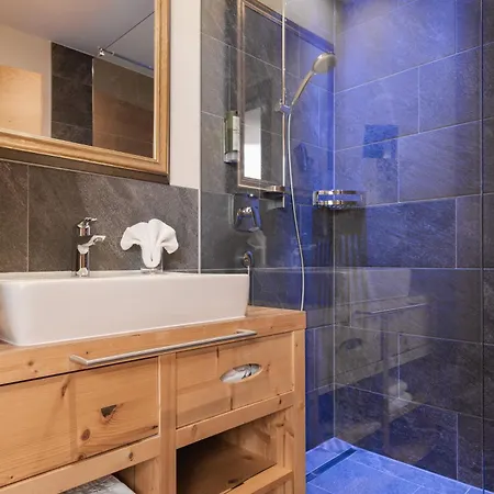 Hotel Bergblick 4*