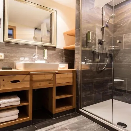 Hotel Bergblick 4*